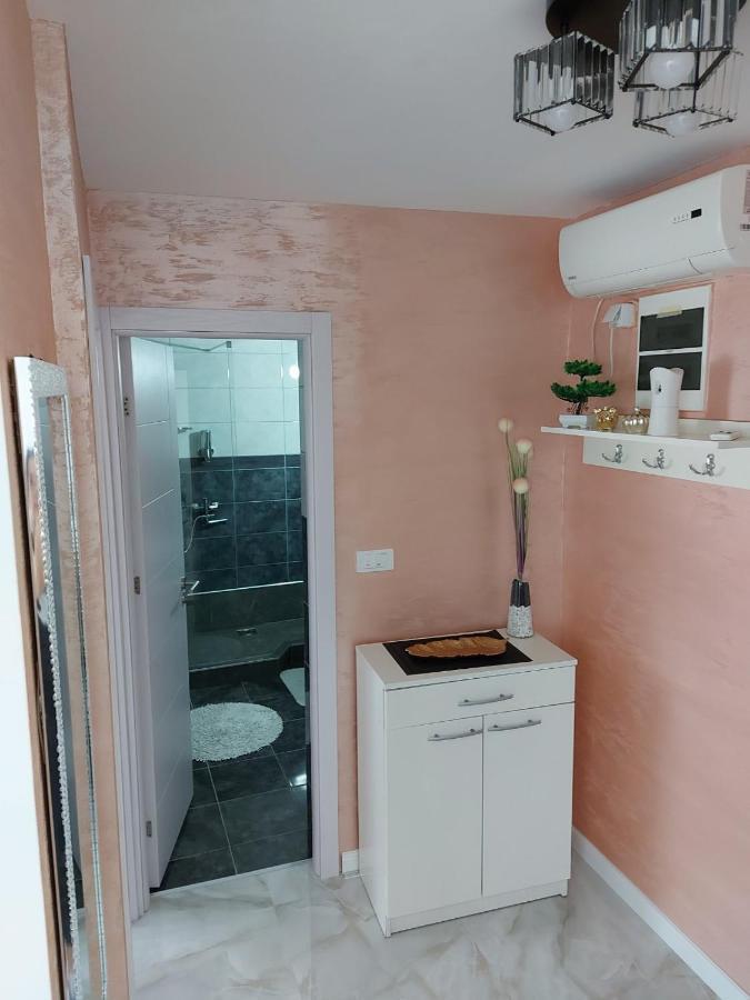 Apartman Star Lux Kula Exterior photo