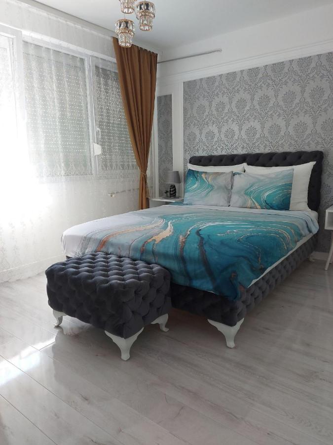 Apartman Star Lux Kula Exterior photo